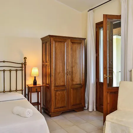 Villa Le Poiane Is Molas